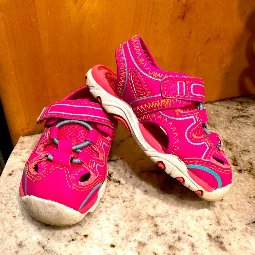 Toddler size 4T Pink Sandals